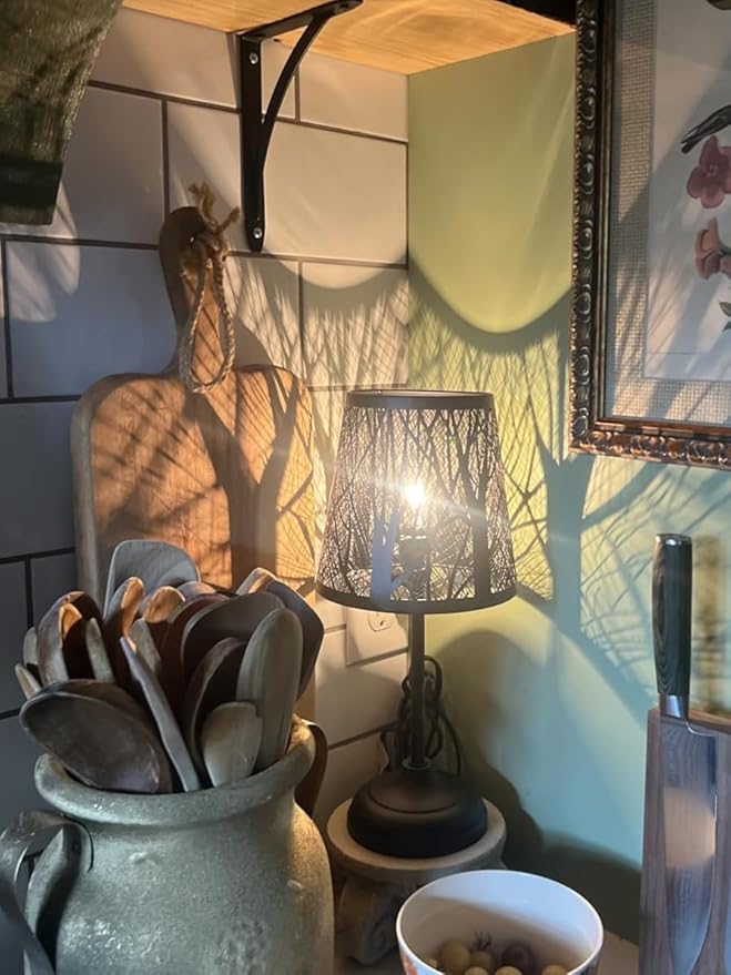 Black Metal Tree Shadow Table Lamp, Vintage Rustic Bedside Lamp, Small Bedside Night Light for Kids, Ambient Mood Lighting for Bedroom Living Room, Halloween Gothic Decorative Small Spaces Table Lamp