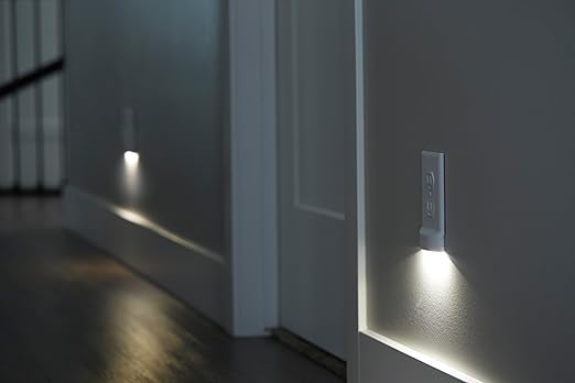 SnapPower Single MotionLight [for Décor Outlets] - Motion Detecting LED Night Lights Built-in to Wall Plate - Bright/Dim/Off Options - Auto On/Off Sensor - (Décor, Black)