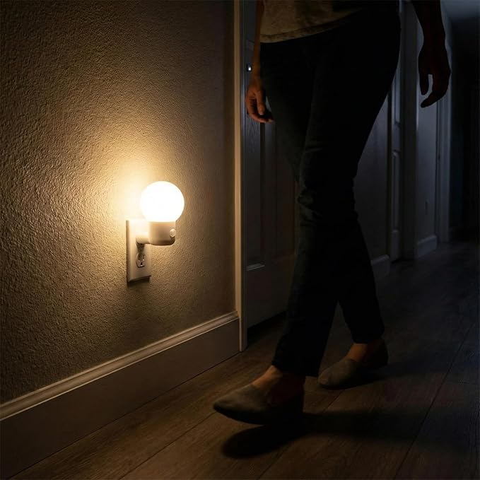 Motion Sensor Night Light Plug in, 1W Ultra Bright LED Wall Lights, 4000K Natural White, Dusk to Dawn Auto On/Off for Hallway, Stairs, Bathroom, Kitchen