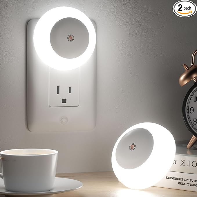 Night Lights Plug into Wall, Night Light, Dusk to Dawn Sensor, White Led Night Light 0.5W, 2 Pack Nightlight for Adults, Bedroom, Bathroom, Hallway, Kitchen