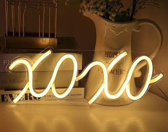 XOXO LED Neon Signs for Wall Decor Neon Wall Art Acrylic LED Lights with Hanging Chain Light Up for Bedroom Decor Graduation Bar Pub Wedding Party 5V USB Powered Dimmable