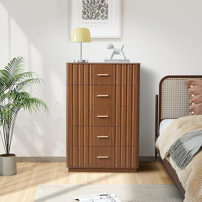 Fluted 5 Drawers Dresser for Bedroom, Wooden Tall Storage Dresser, Modern Chest of Drawers with Metal Handle, Curved Profile Wood Closet Clothes Storage Organizer for Living Room, Hallway, Walnut