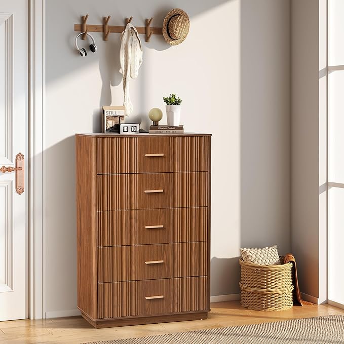 Fluted 5 Drawers Dresser for Bedroom, Wooden Tall Storage Dresser, Modern Chest of Drawers with Metal Handle, Curved Profile Wood Closet Clothes Storage Organizer for Living Room, Hallway, Walnut